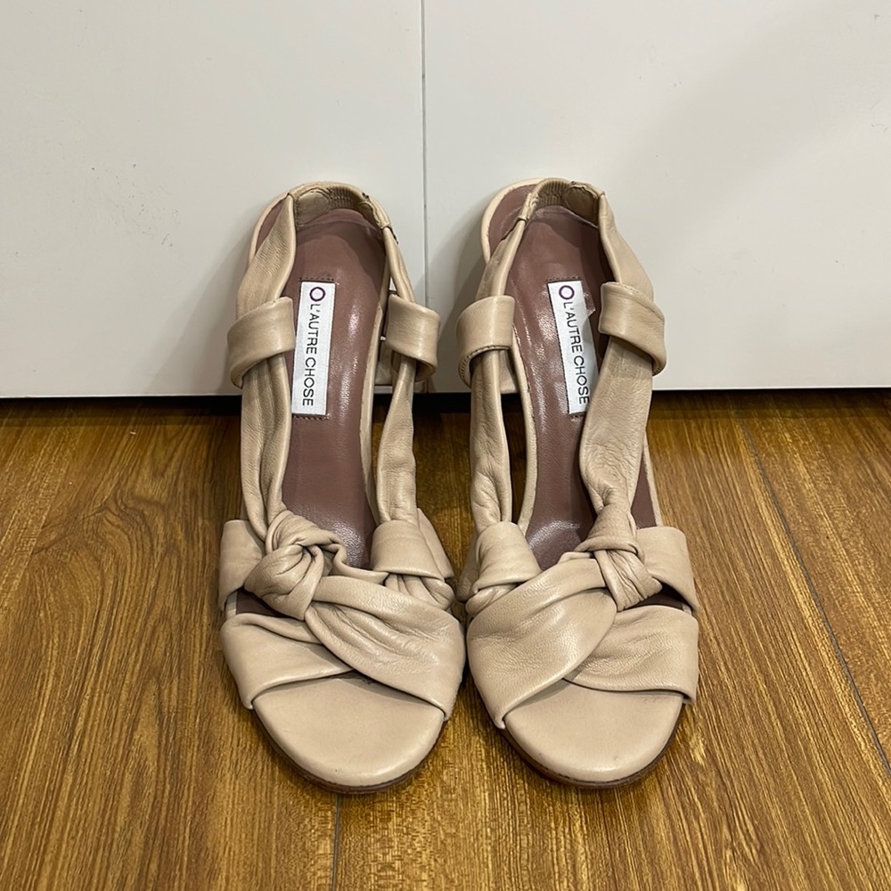 Nude leather strap heels by L’Autre Chose